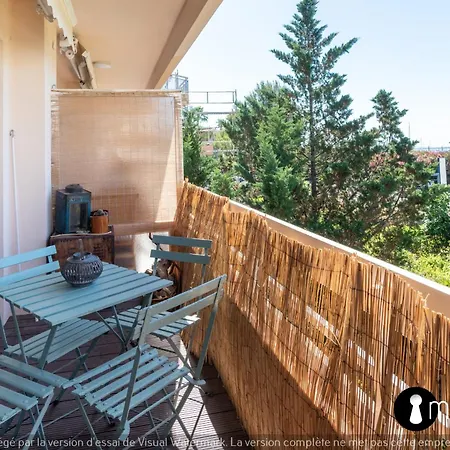 Air-conditioned Facing The Port Of Laurent With 2 Bedrooms * Saint-Laurent-du-Var